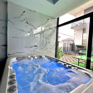 Luxmani & 4* تبليسي